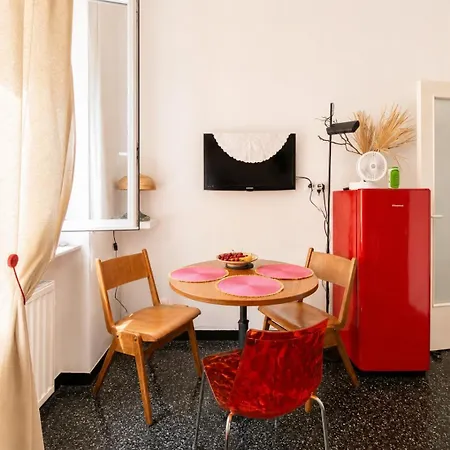 아파트 Midcentury Design With A View *